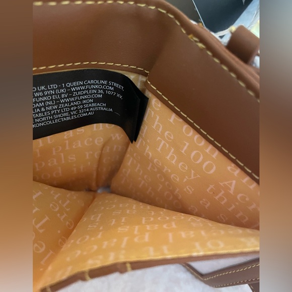 Loungefly Winnie the Pooh Wallet 🎈 - Picture 6 of 6